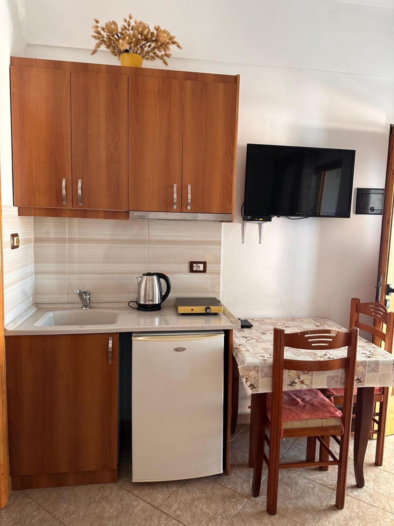 Albi'S Guesthouse クサミル エクステリア 写真